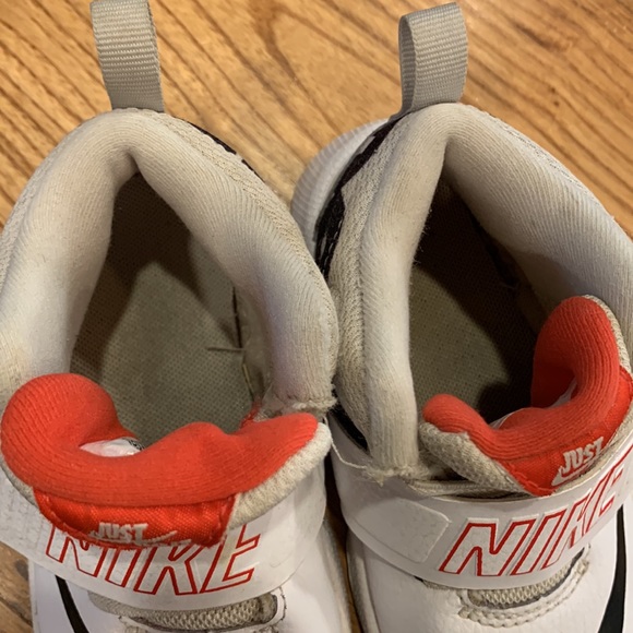 Nike team hustle 8 size 7 child - Picture 5 of 10